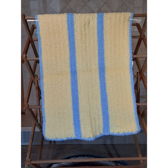 Hand Crocheted Terryspun Soft Cuddly Baby Blanket / Baby Bath Mat - Picture 9 of 9